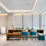 Jinglai Zhenxuan Shanghai Tongji Hospital Xincun Road Subway Station Hotel