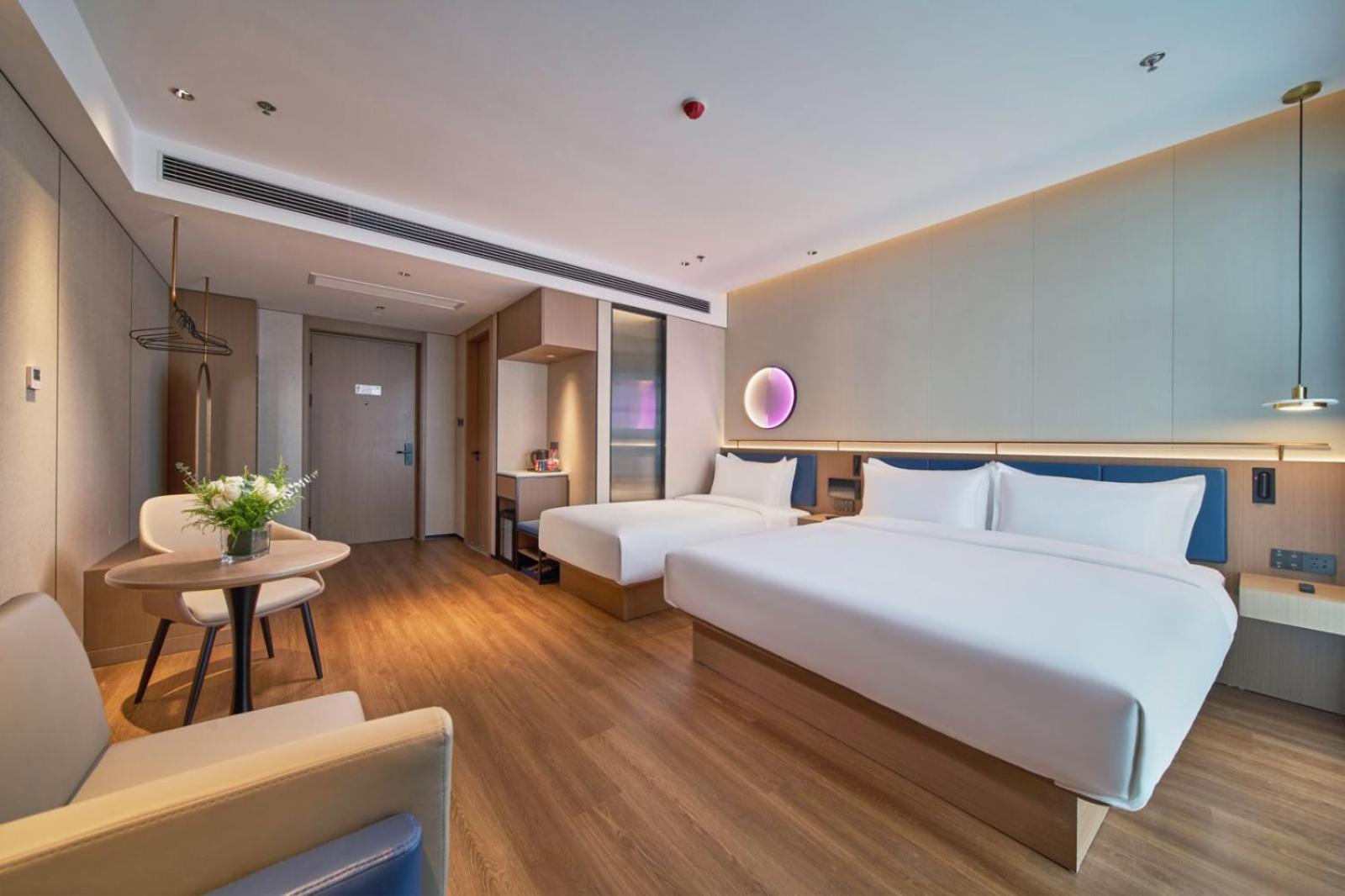 Jinglai Zhenxuan Tongji Hospital Xincun Road Subway Station 3*
