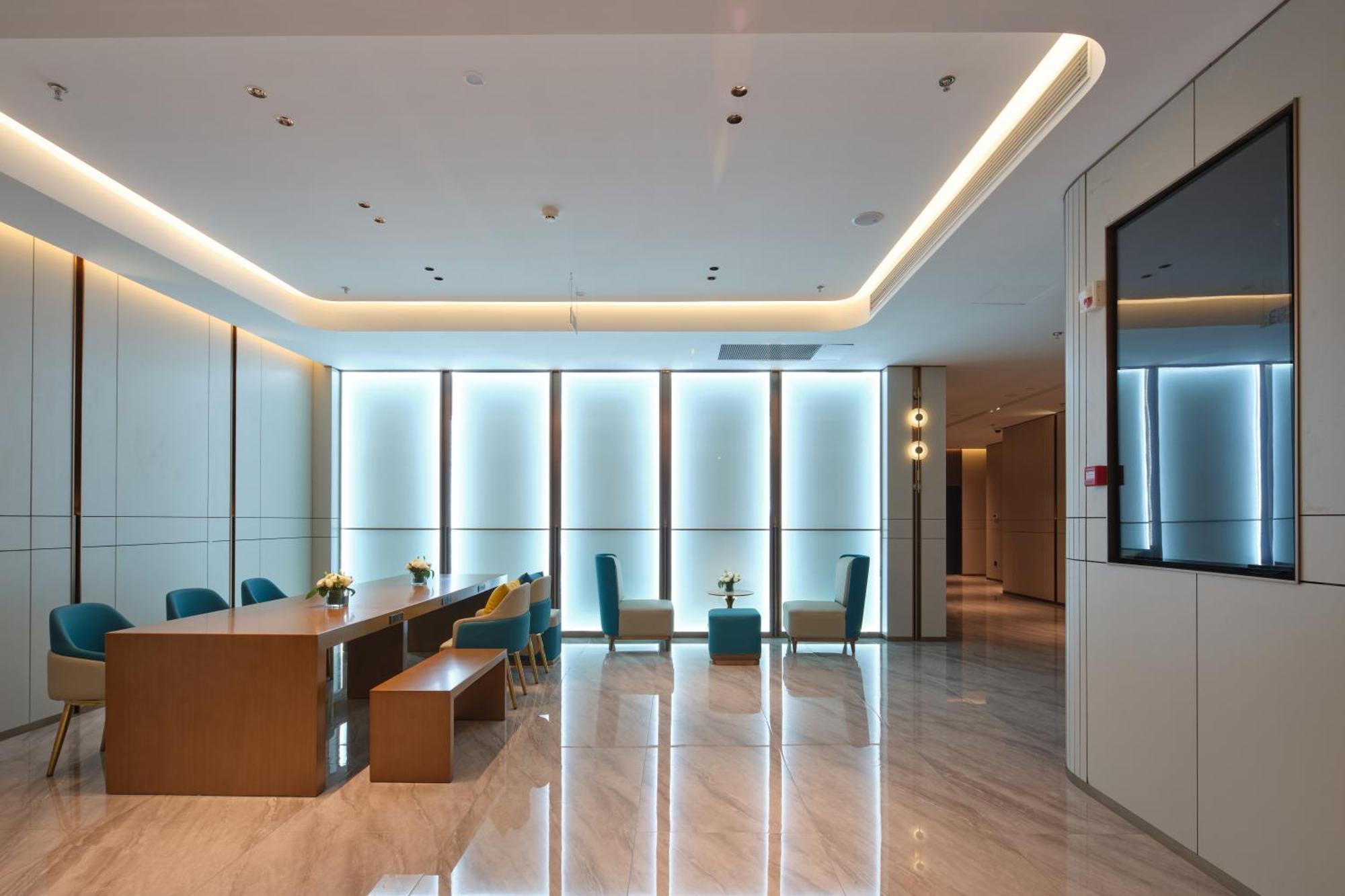 Jinglai Zhenxuan Tongji Hospital Xincun Road Subway Station 3*