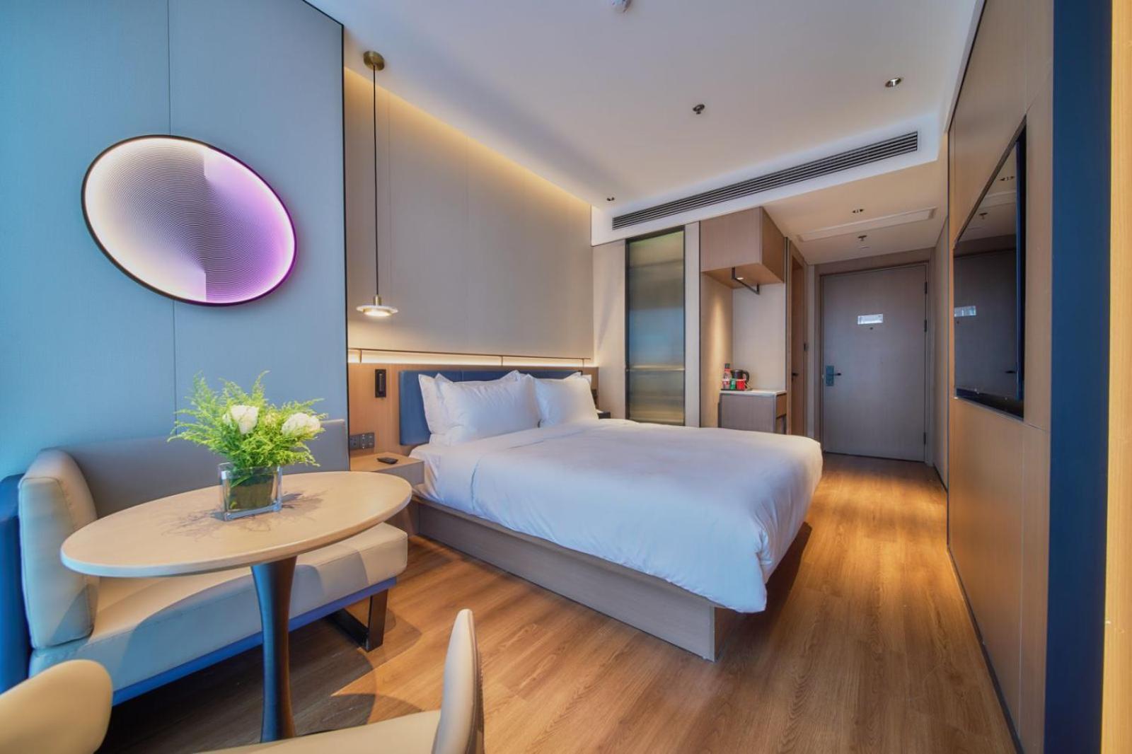 Jinglai Zhenxuan Tongji Hospital Xincun Road Subway Station 3* Xangai